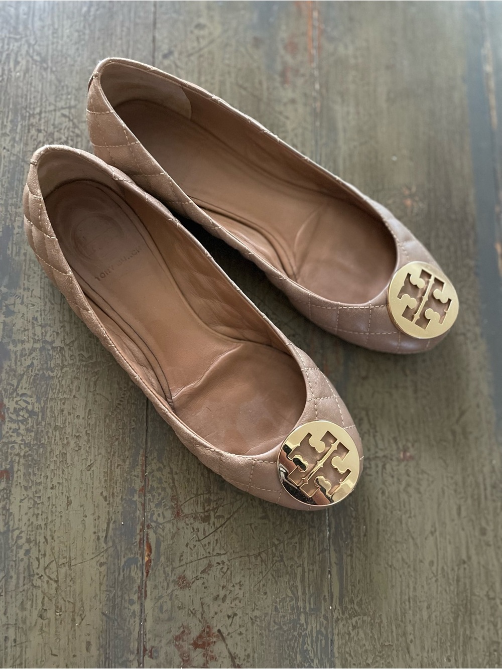 Tory Burch Quilted Nude Leather Ballet Flats with Gold Logo